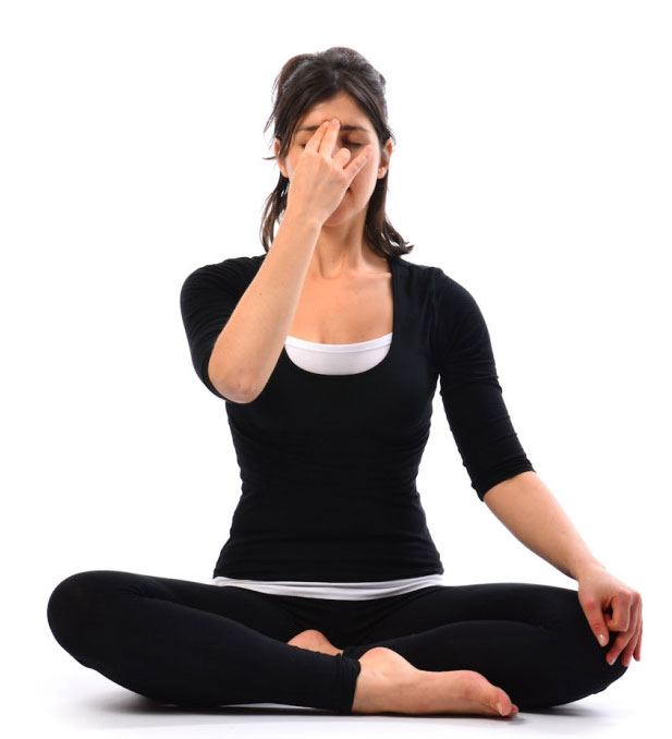 tư thế ngồi đơn giản trong yoga