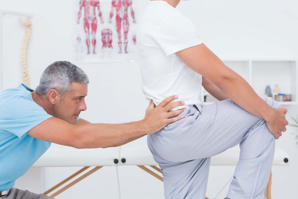 Hướng dẫn cách massage cho người bị đau lưng bên phải