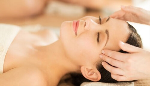 Nguyên Nhân Triệu Chứng Đau Đầu Và Cách Massage Giảm Đau Hiệu Quả