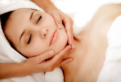 Mát xa Äúng cách Äá» gương mặt tươi sáng ngay tại nhà 1